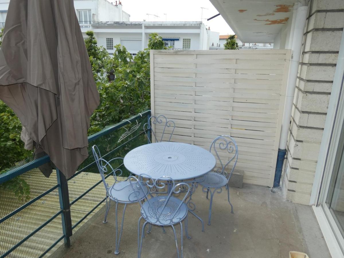 Appartement T3 Avec Terrasses Et Parking Prive En Centre-Ville De Royan, A 200M De La Plage - Fr-1-71-90 Exterior photo